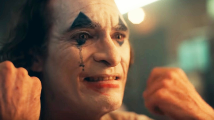 Joaquin-Phoenix-Joker-half-smile